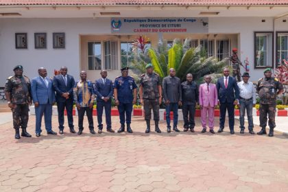 Les membres de la communauté Lendu et le gouverneur militaire, LtGen Luboya N'Kashama, Photo Cellcom Gouvernorat Ituri, 3 Février 2025