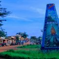 Le rond-point Mambasa, Photo Visibilité Média Pro