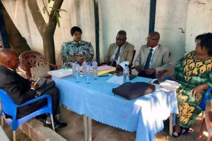 Les membres du conseil d'administration de l' Office National de la Pêche et de l' Aquaculture(ONAPA-RDC), sous l'arbre, photo: 2025.