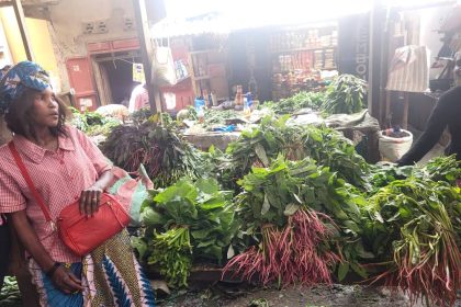 Photo de madame Adokorac, une des marchandes de légumes au marché central de Bunia, photo, Jérémie Kaseke, 15 octobre 2025.