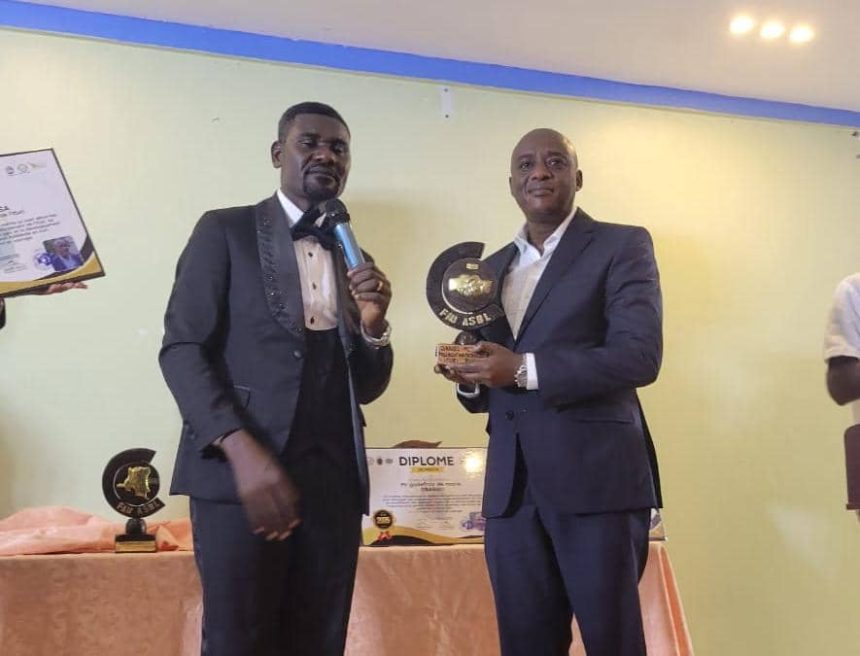 Daniel Mugisa président des pétroliers de l' Ituri, lors de la réception du trophée, ph Eugène Laro, 25 octobre 2025.