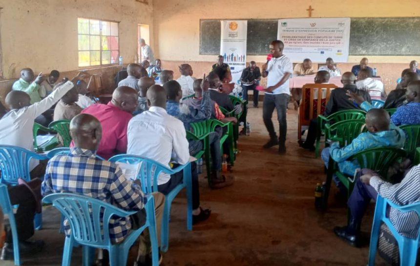 Tribune d'expression populaire organisée à Mokambo, territoire de Mahagi par l'asbl Flevica dana le cadre du projet Nashiriki kwa masikilizano 2, Photo d'illustration : visibilitemeidiapro.cd, novembre 2025