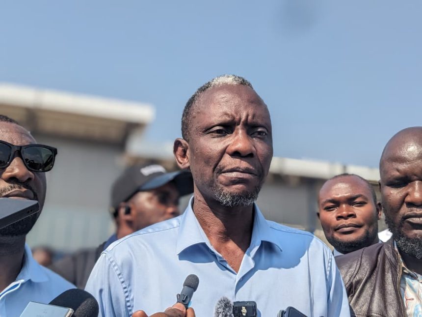 Le ministre national des Infrastructures, Travaux Publics et Reconstruction (ITPR), John Banza Lunda, en visite officielle à Bunia. Crédit photo, Nickson Manzekele, 18 Décembre 2025.