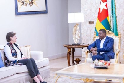 Le Président du Togo, Faure Gnassingbé, s’entretient avec la cheffe par intérim de la MONUSCO, Mme Viviane Van de Perre, à Lomé, le 17 janvier 2026.