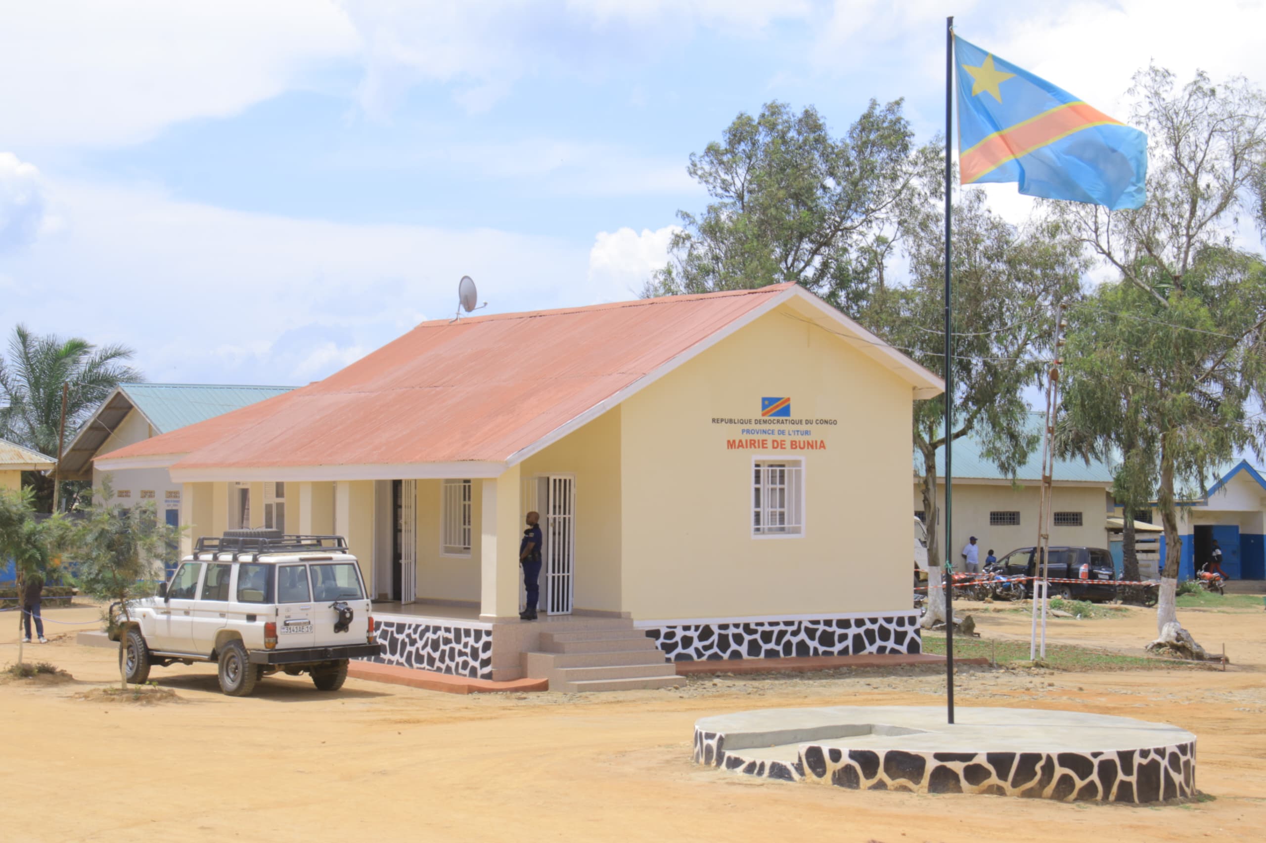 Vue partielle des bâtiments administratifs de la mairie de Bunia. Photo Visibilité Média Pro, août 2023.