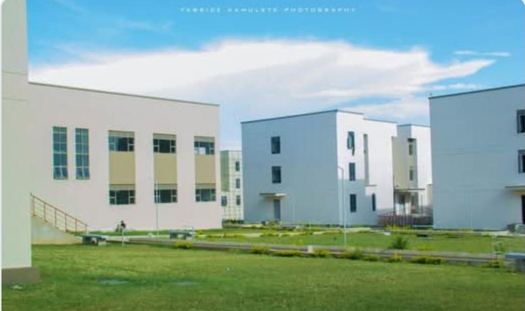 Image d’illustration : l’Université de Bunia en cours de construction. Ph° Fabrice Kamulete, 2026.