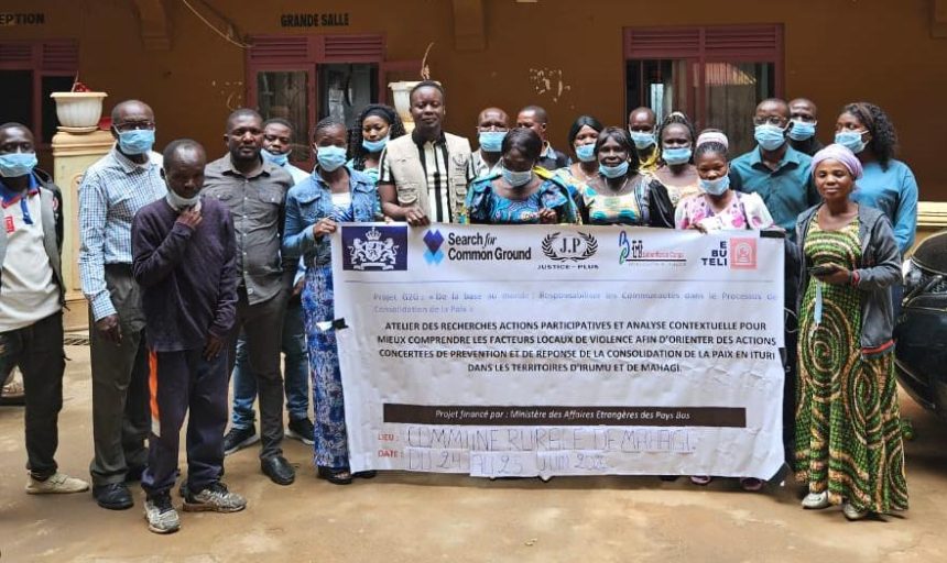Les représentants des structures communautaires et des organisations de la société civile participent à un atelier à Mahagi. Photo : Jean Maurice Udaga, juin 2026.