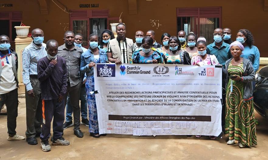 Les représentants des structures communautaires et des organisations de la société civile participent à un atelier à Mahagi. Photo : Jean Maurice Udaga, juin 2026.