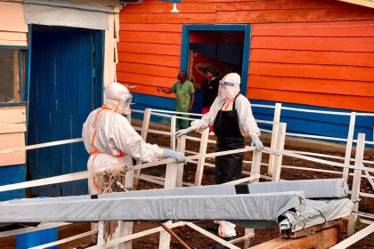 Des soignants au Centre de traitement Ebola (CTE) de l’hôpital de Rwampara, à Bunia. Photo : Visibilité Média Pro, juillet 2026.
