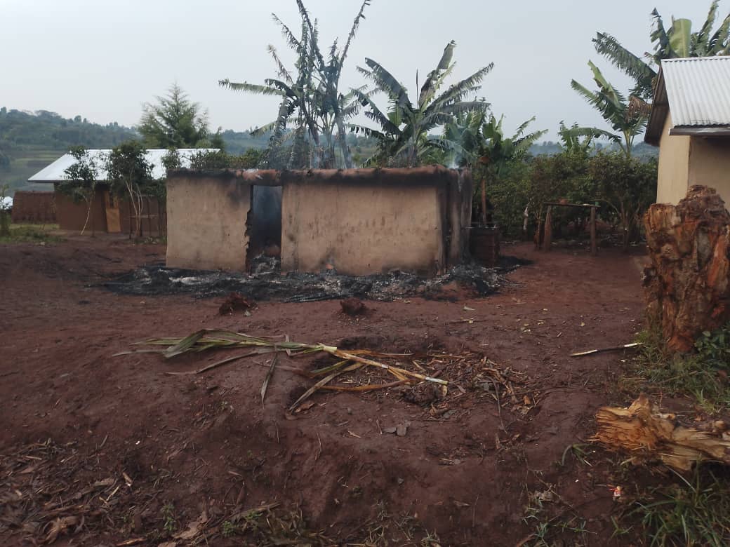 Des maisons incendiées et détruites après un conflit au groupement Pamitu Amee, en chefferie des Djukoth, Photo d'illustration : VMP, Octobre 2026
