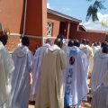 Les prêtes du diocèse de Mahagi-Nioka au côté de l'évêque Sosthene Ayikuli Adjua après une célébration eucharistique, Photo Jean Maurice Udaga, Février 2026